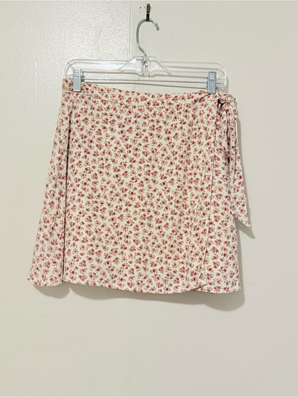 American Eagle Outfitters Cream Mini wrap Skirt with Red Floral Print